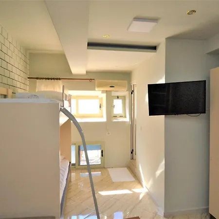 Jonian Pensjonat Saranda