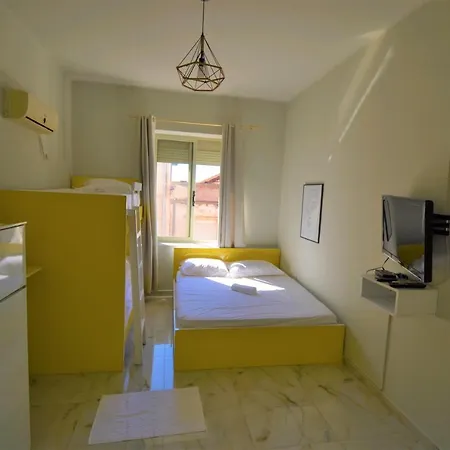 Jonian Πανσιόν Σαράντα