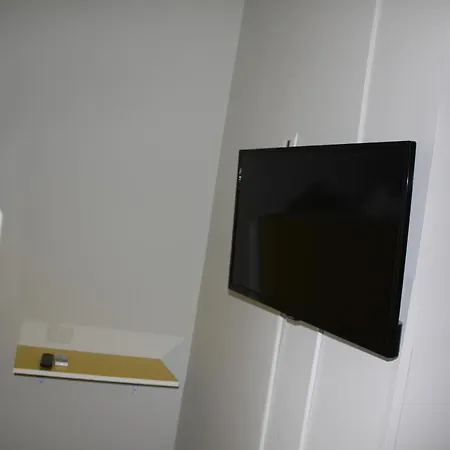 Jonian Σαράντα