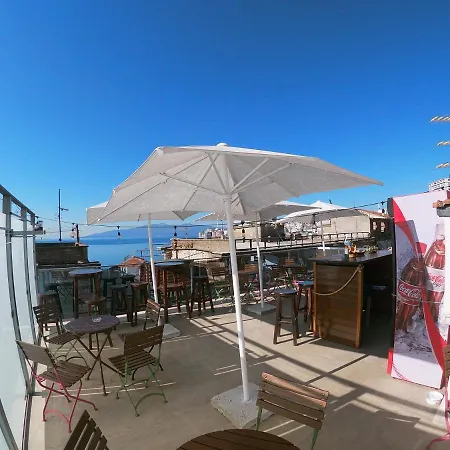 Jonian Σαράντα